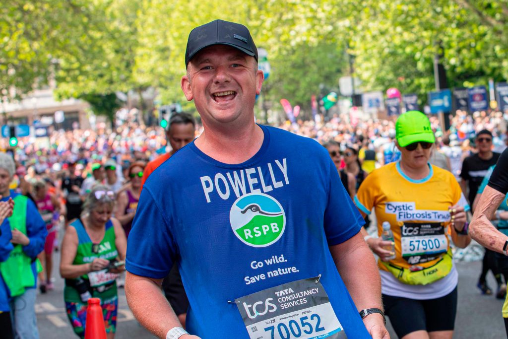 IMAGE_05A7617.Mat-Powell-running-the-London-Marathon.BenAndrew Mat Powell grins for the camera mid race